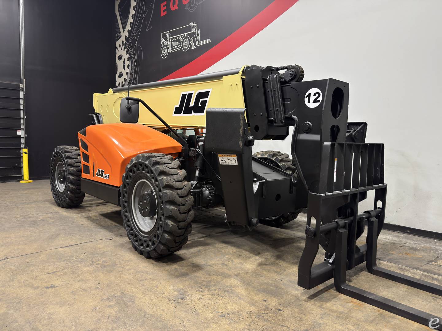 2017 JLG 1255