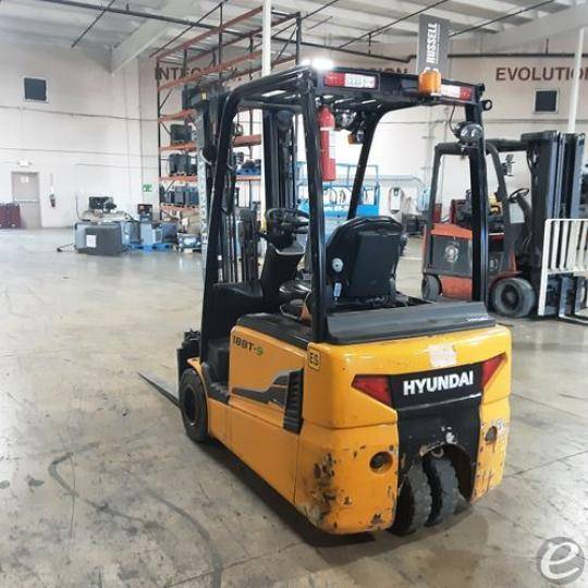 2017 Hyundai 18BT-9