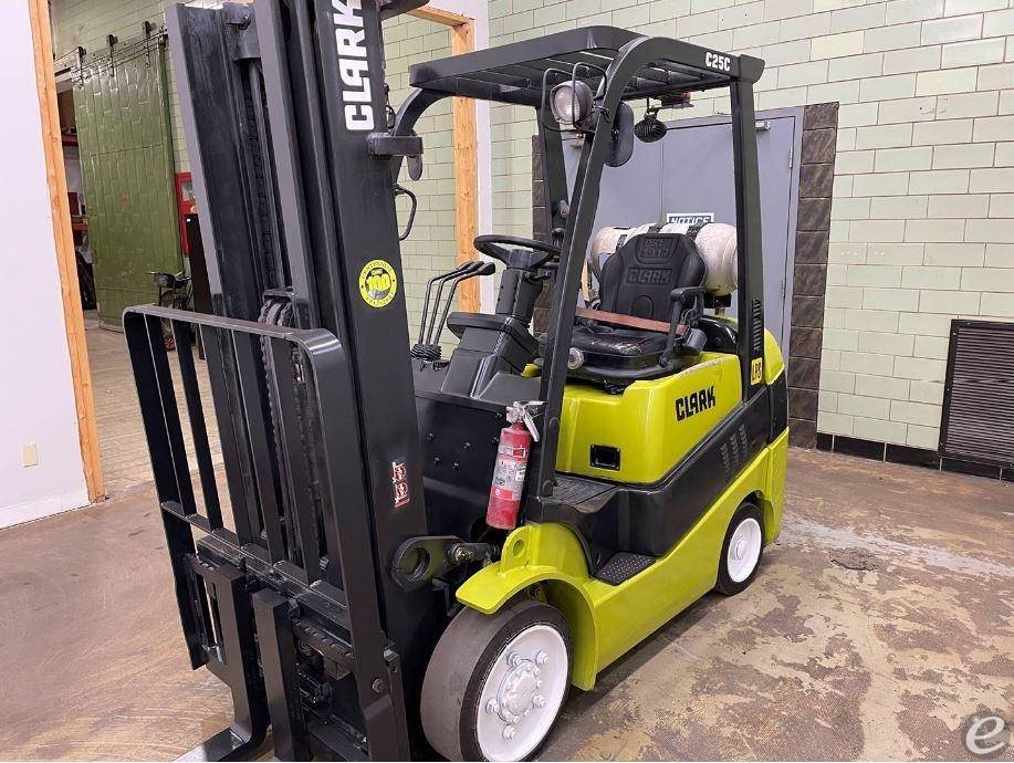 2017 Clark C25C LP Gas Forklift - 123Forklift