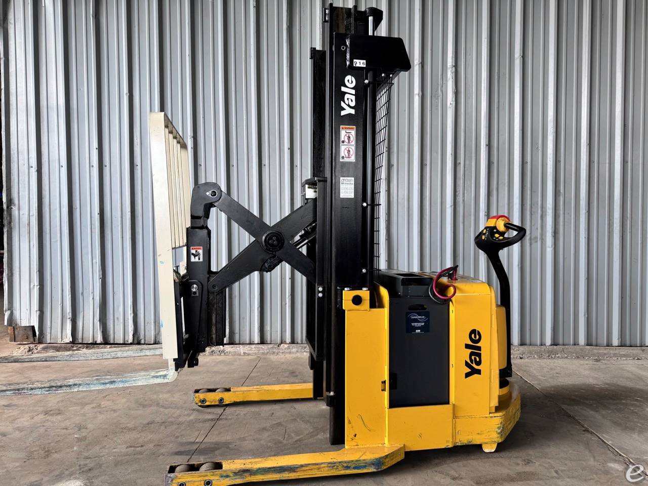 2015 Yale MRW030LEN24TV083 Electric Forklift - 123Forklift