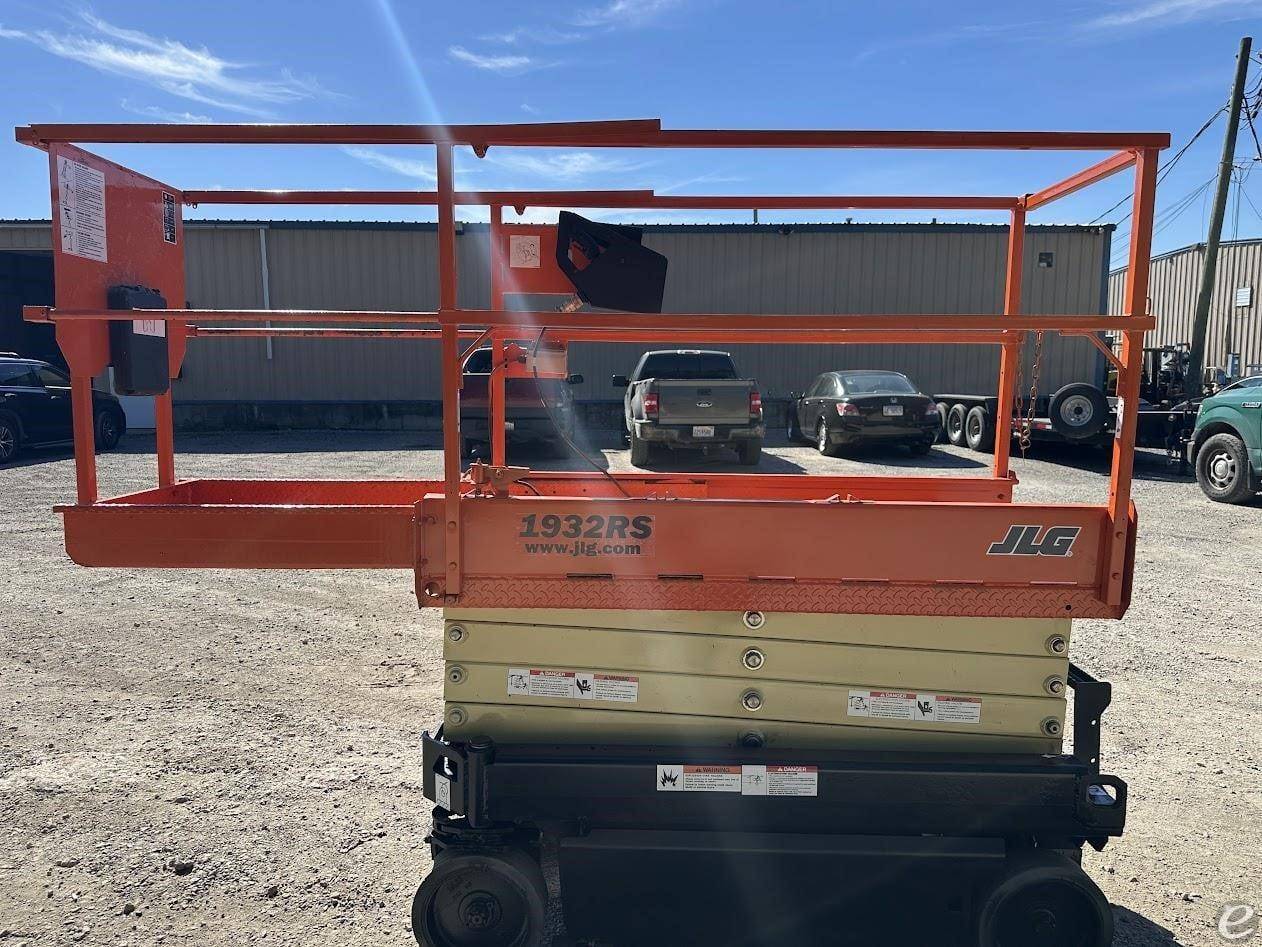 2019 JLG 1932R
