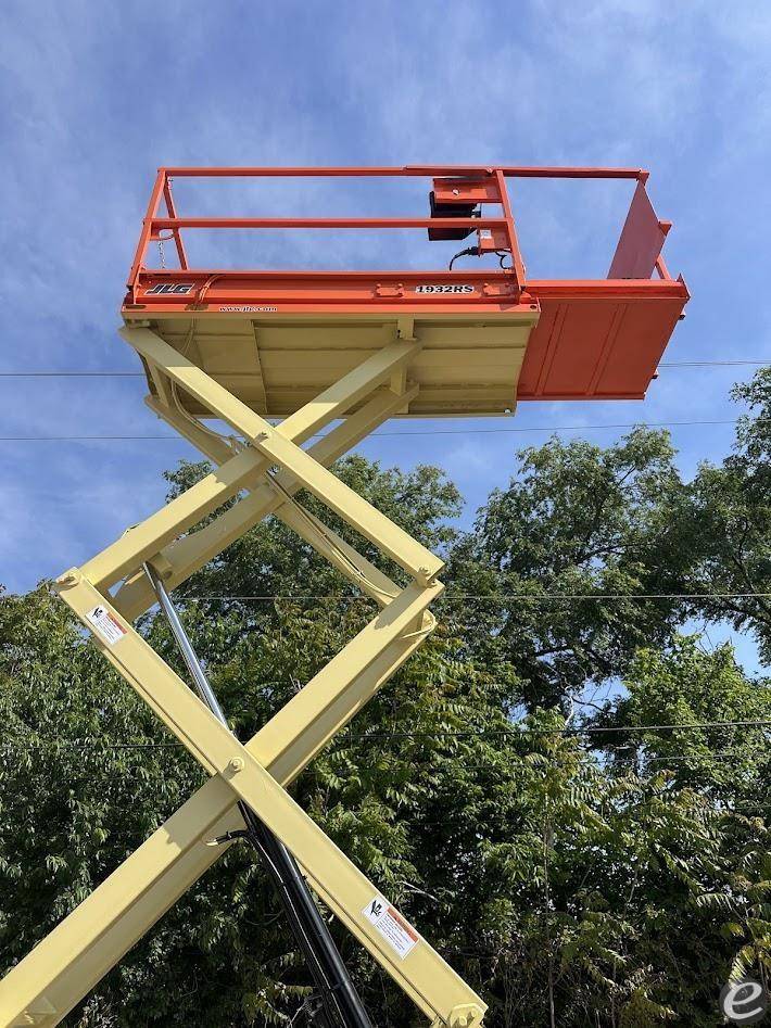 2015 JLG 1932RS