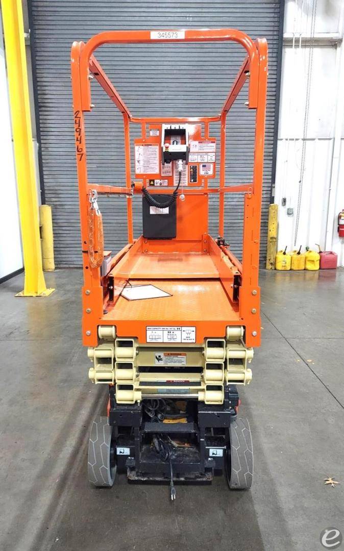 2015 JLG 1930ES