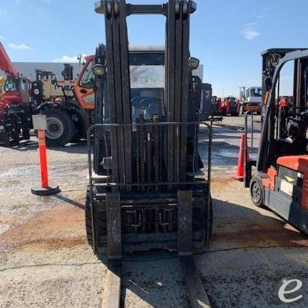 2006 Nissan                                             MUGL02A30DV LP Gas Forklift - 123Forklift