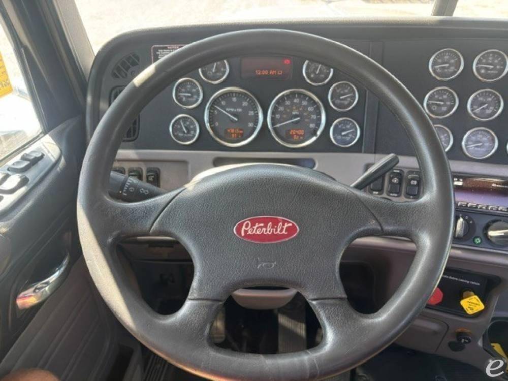 2015 Peterbilt 389