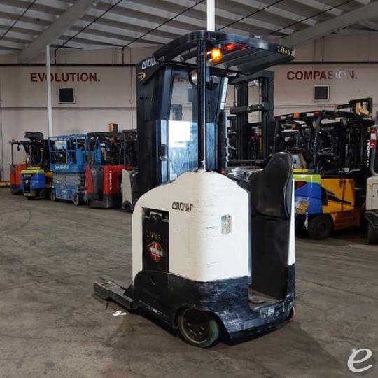 2016 Crown RR5725-45