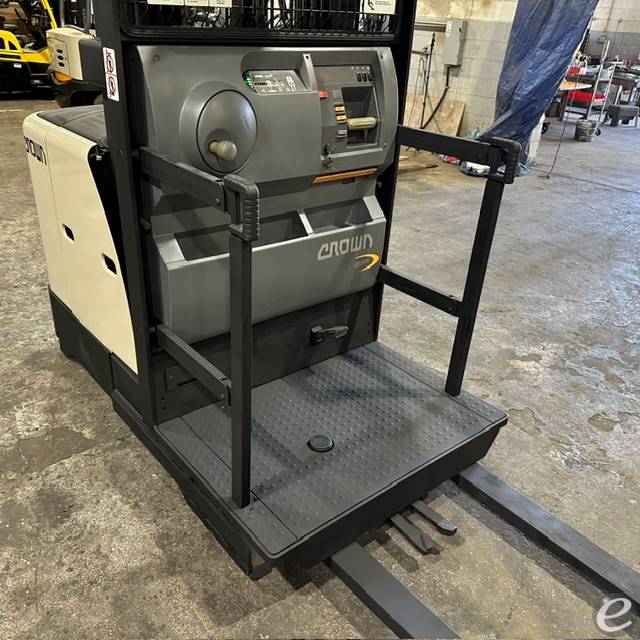 2018 Crown SP3520-30
