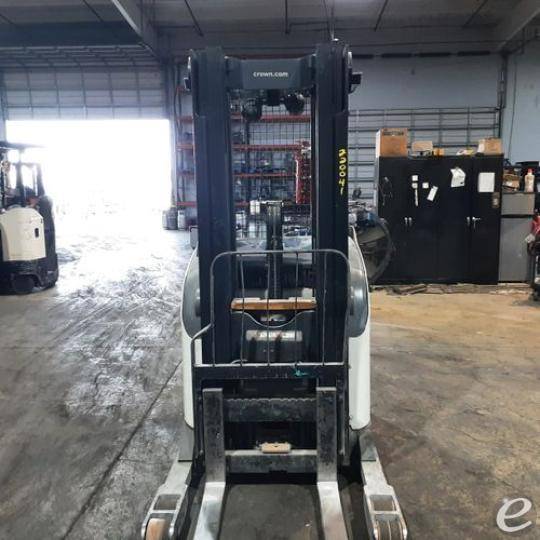 2018 Crown RR5725-45