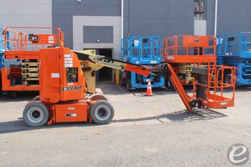 2018 JLG E300AJP