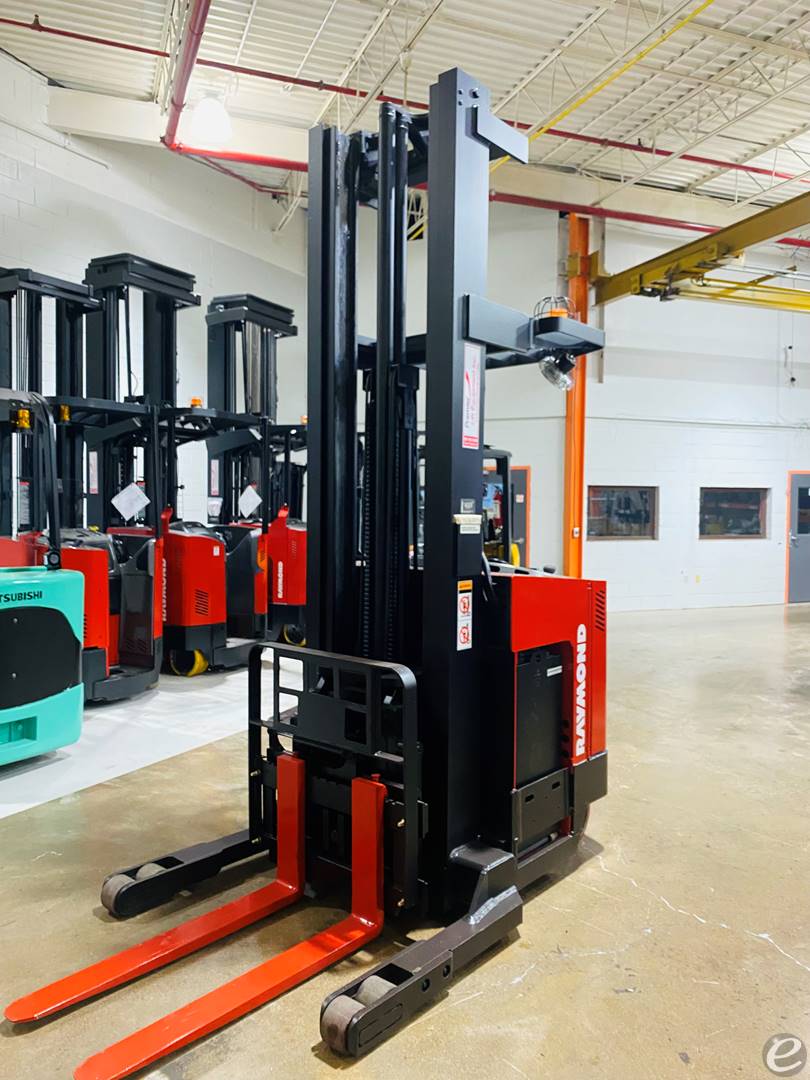 Raymond EASIR40TT Electric Reach Truck - 123Forklift