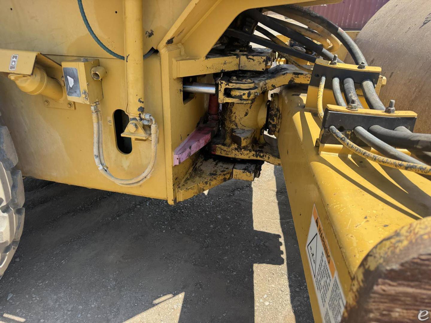 2006 Cat CS-563E