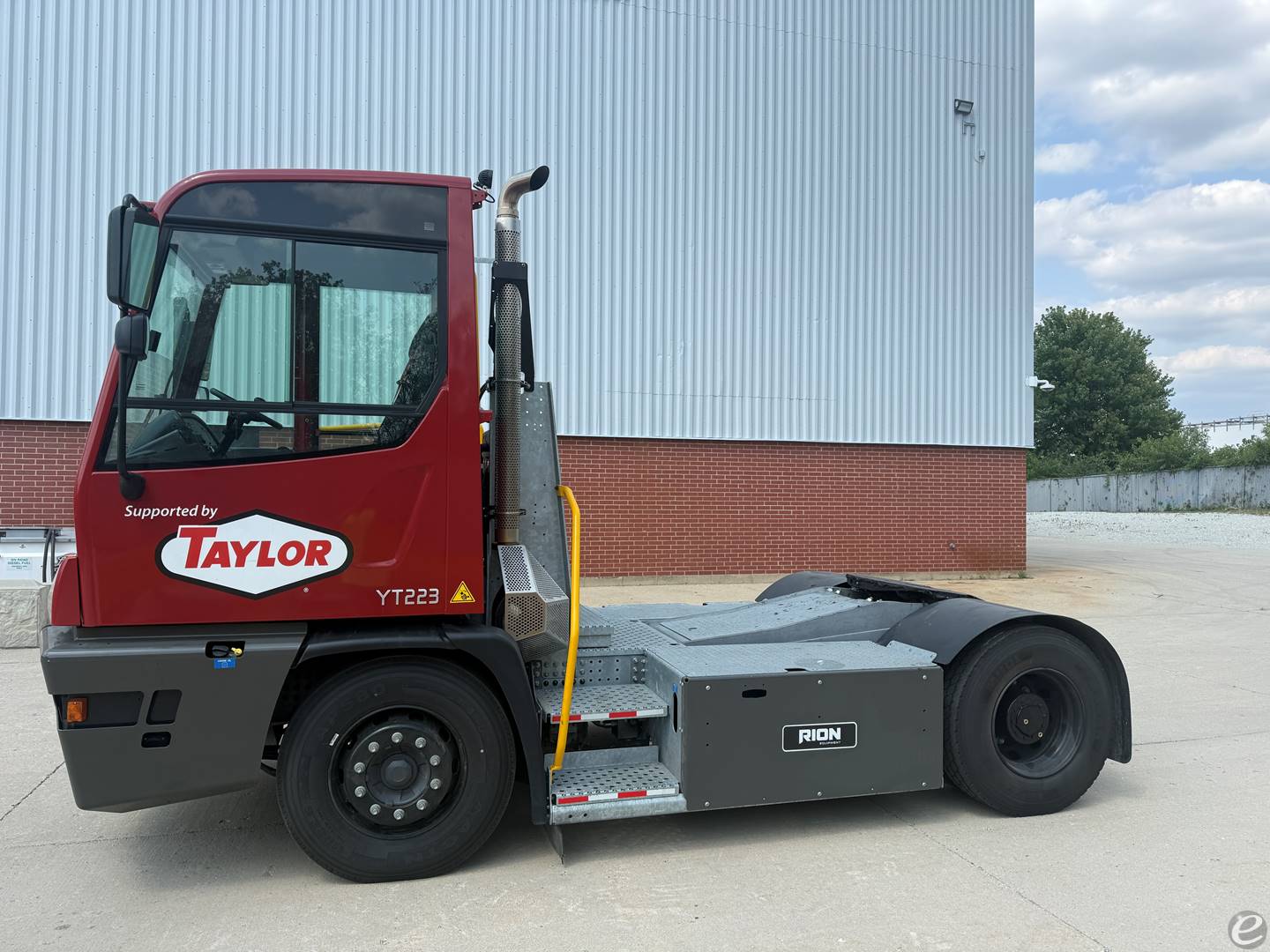 2024 Terberg YT223