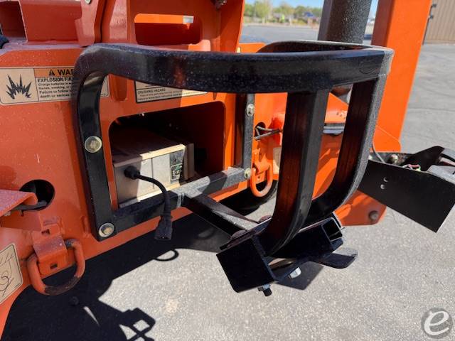 2019 JLG T350