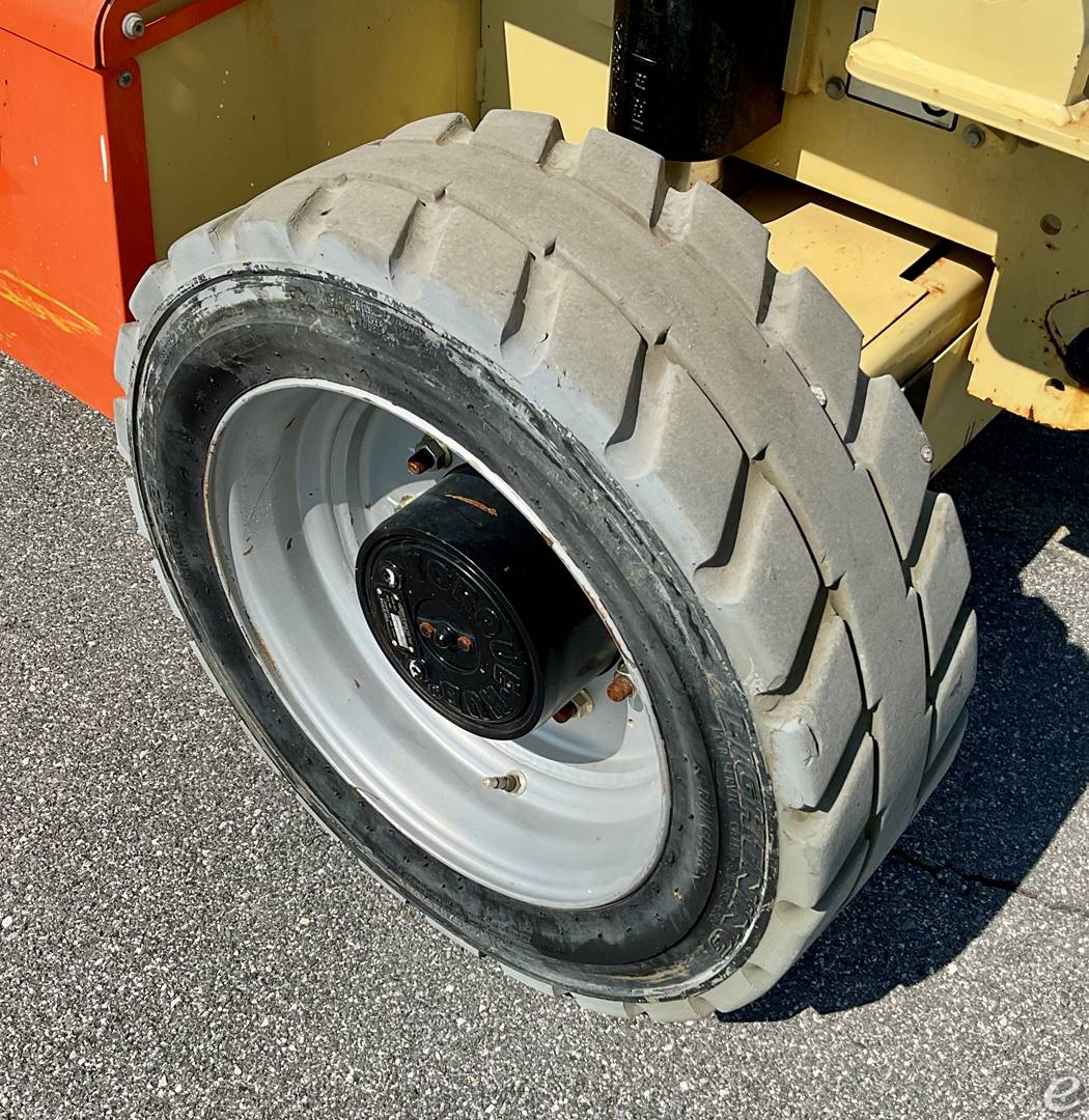 2017 JLG 4069LE