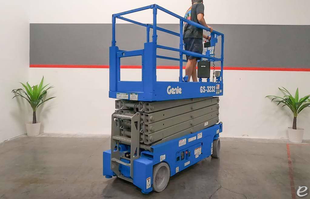 2016 Genie GS-3232