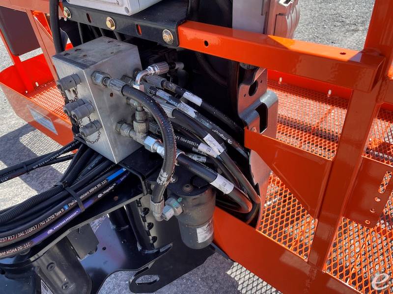 2013 JLG 1350SJP