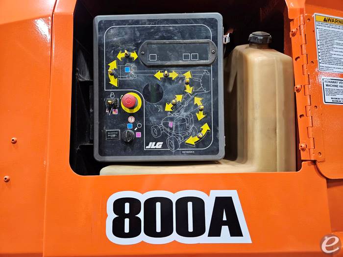 2012 JLG 800A