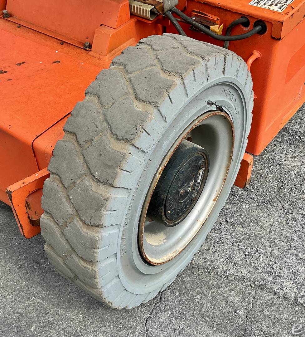 2013 JLG E300AJP