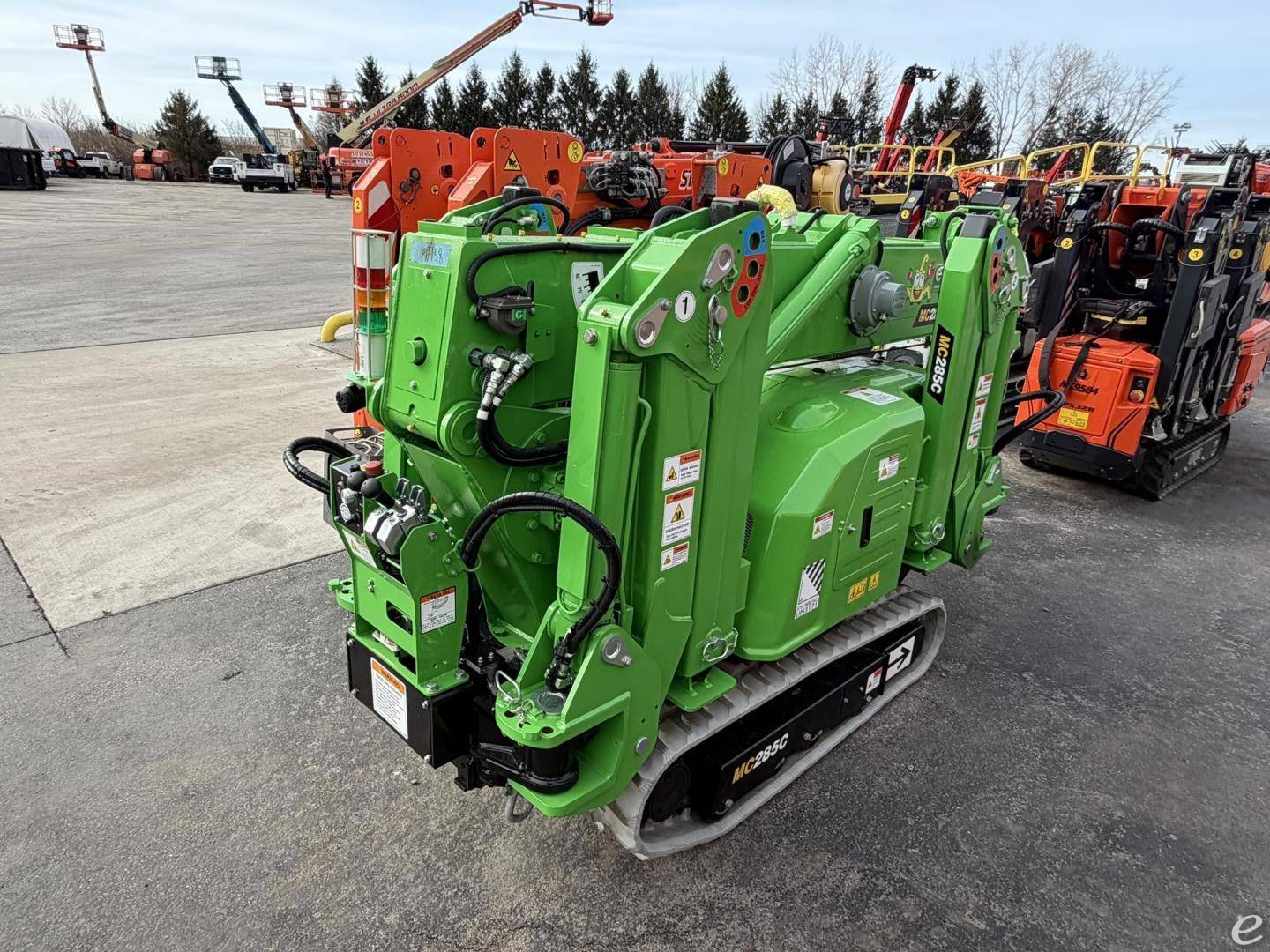2023 MC285C
