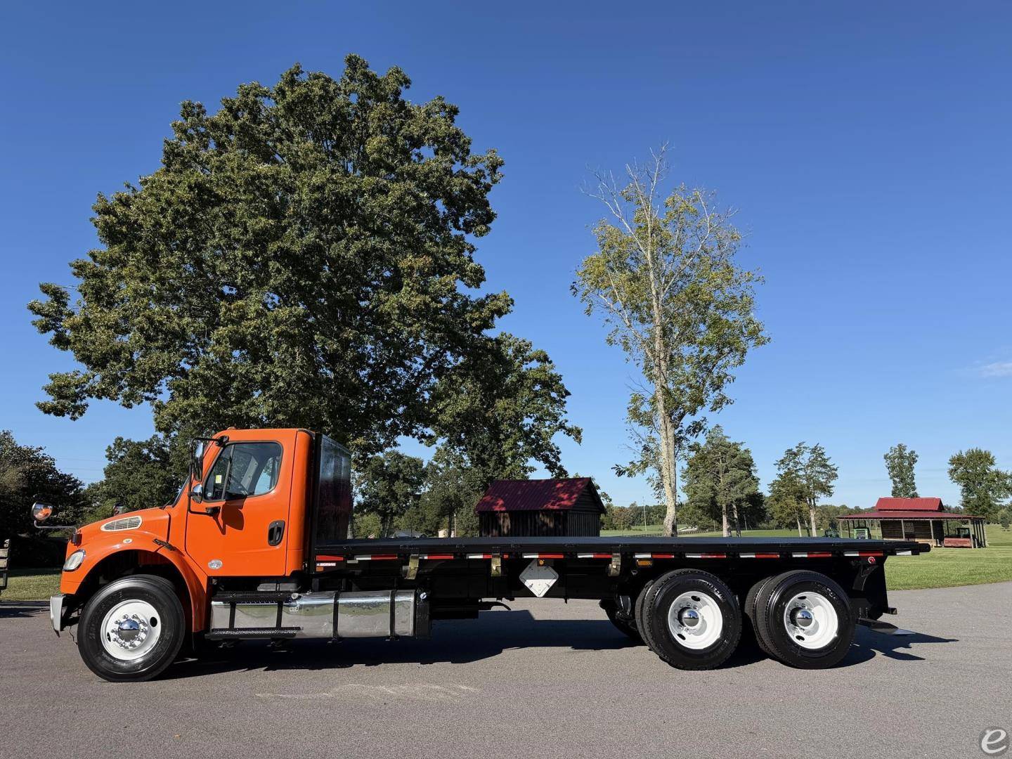 2017 Freightliner BUSINESS CLASS M2 106