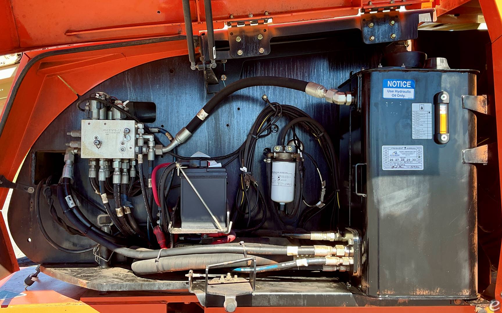 2016 JLG 800S