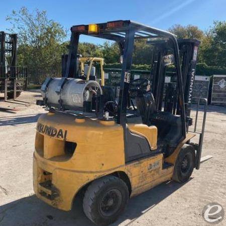 2020 Hyundai 25L-7A Pneumatic Tire Forklift - 123Forklift