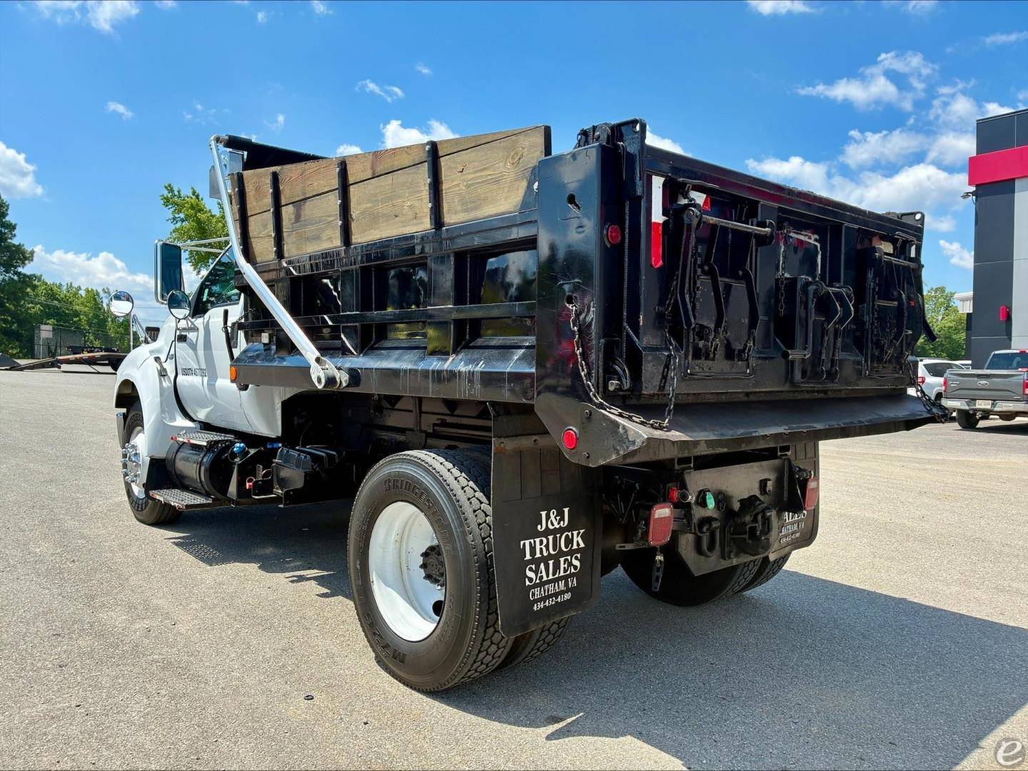 2015 Ford F750 XL SD