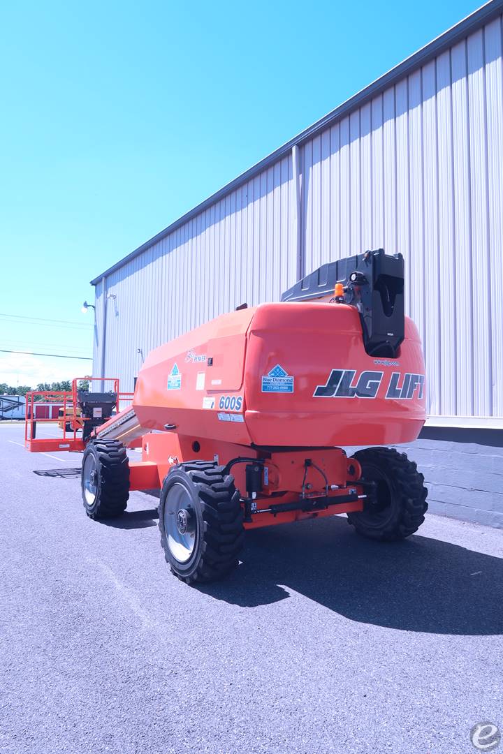 2014 JLG 600S