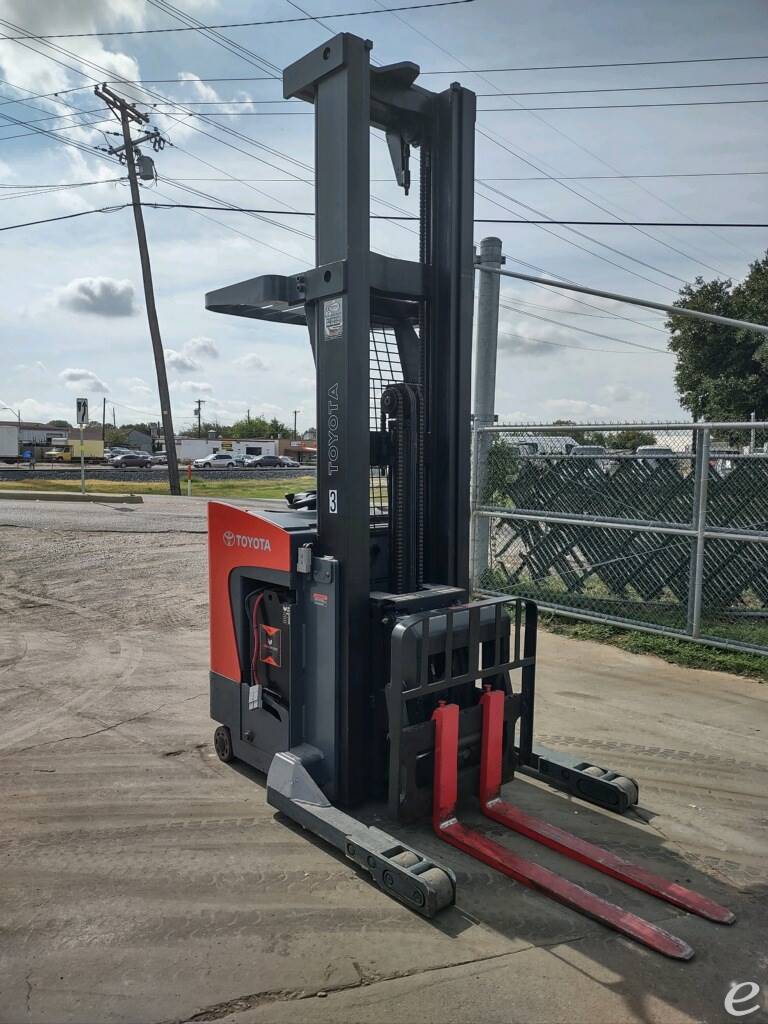 2012 Toyota 8BDRU15 Electric Reach Truck - 123Forklift