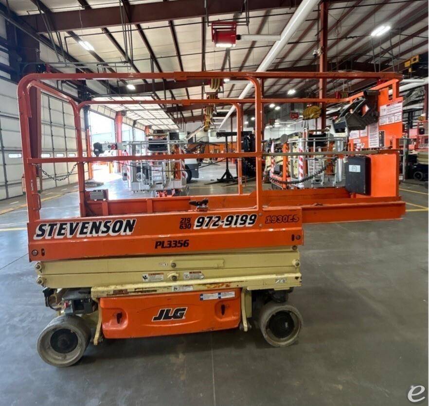 2017 JLG 1930ES