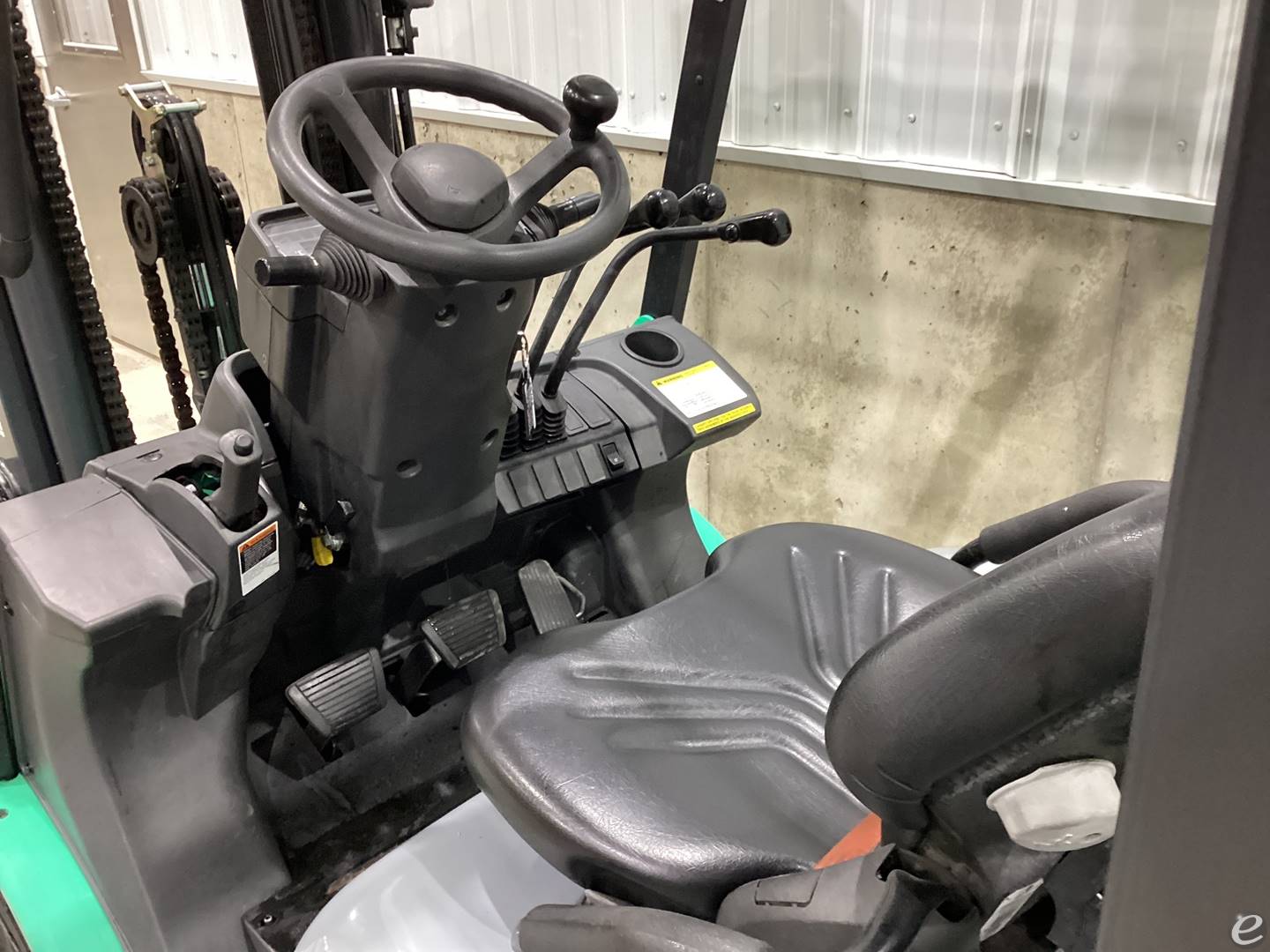 2021 Mitsubishi FG25N