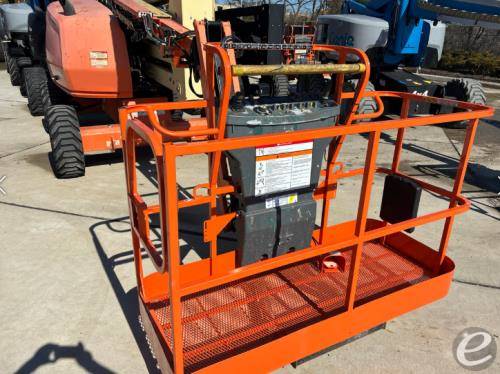 2017 JLG 450AJ