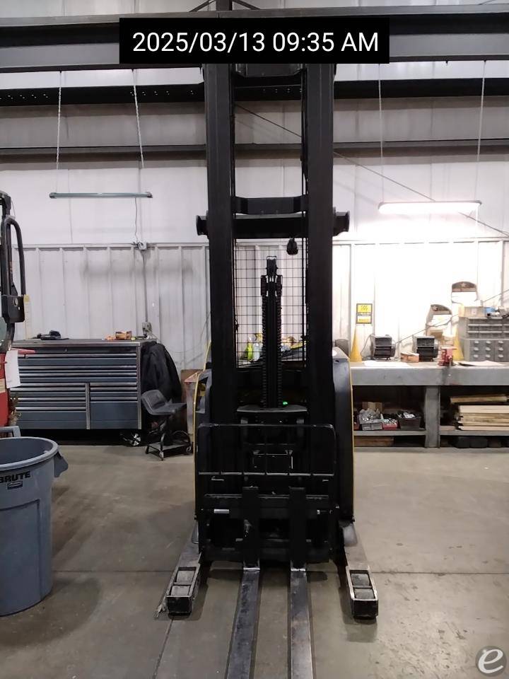 2017 Yale NR045EB