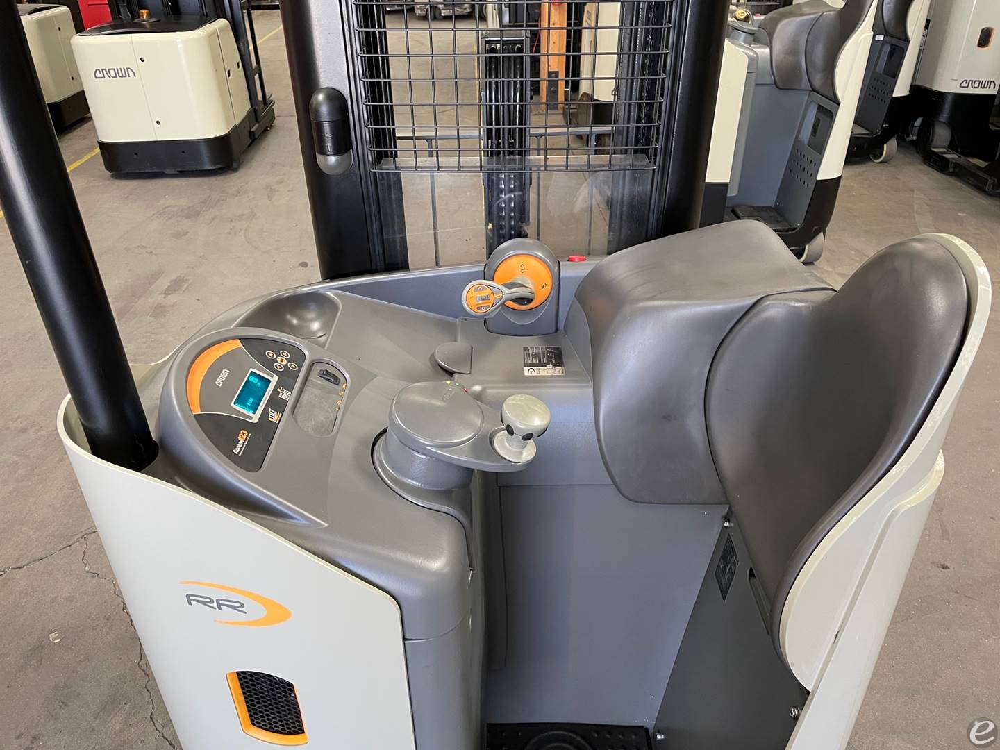 2010 Crown RR5715-35 RENTAL