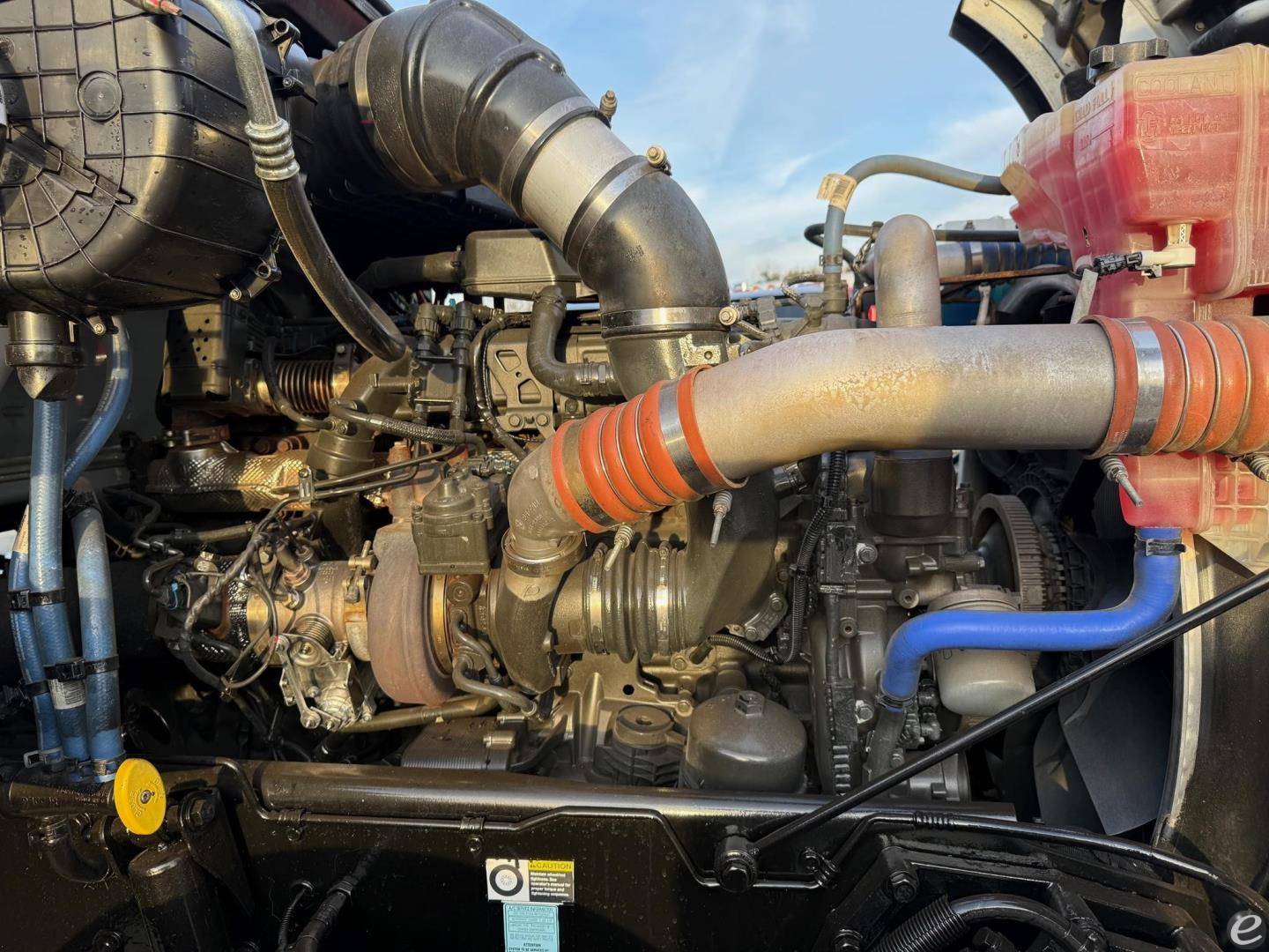 2023 Kenworth T880