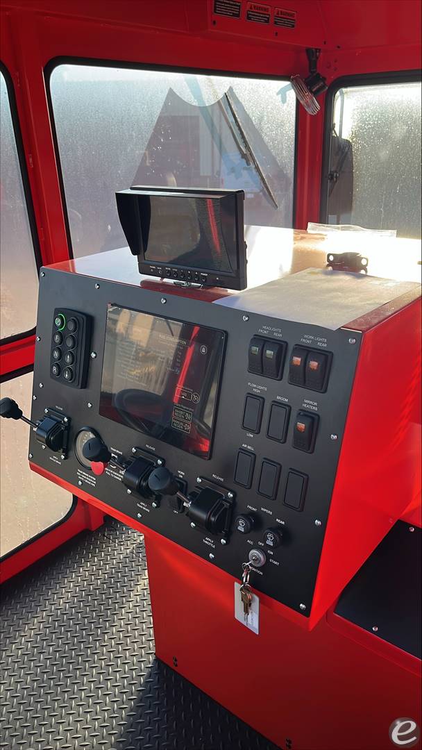 2024 Shuttlewagon SWX420