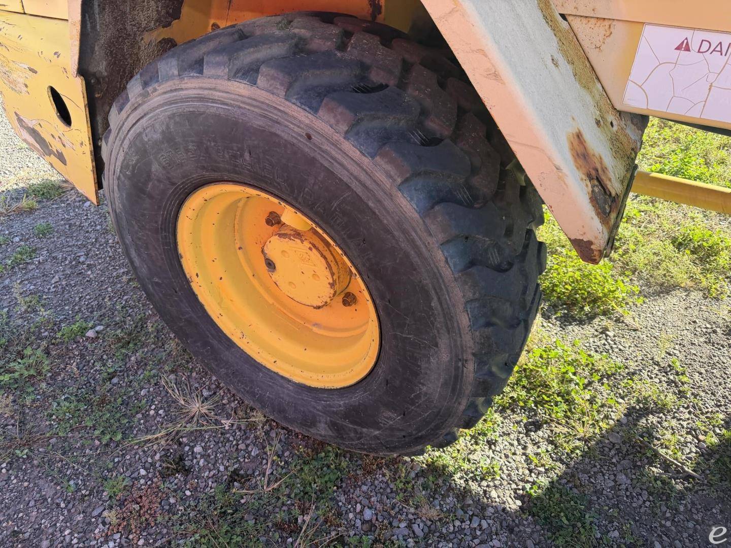 2000 New Holland LW80
