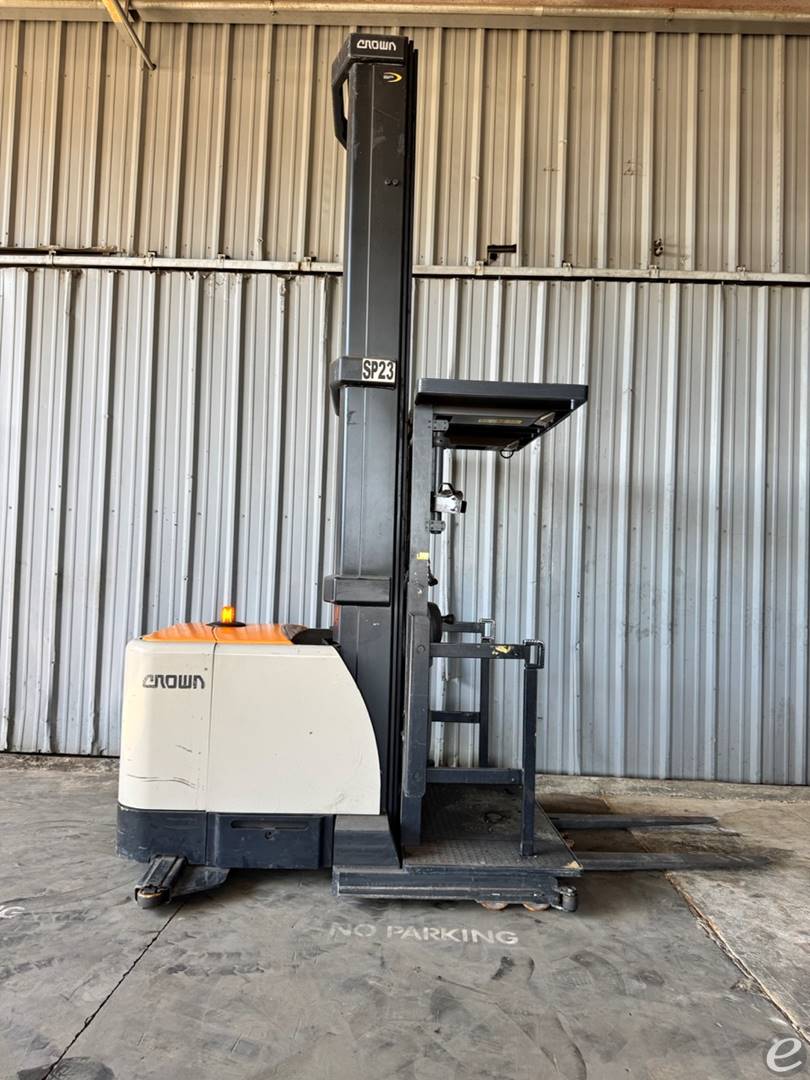 2018 Crown SP4050-30