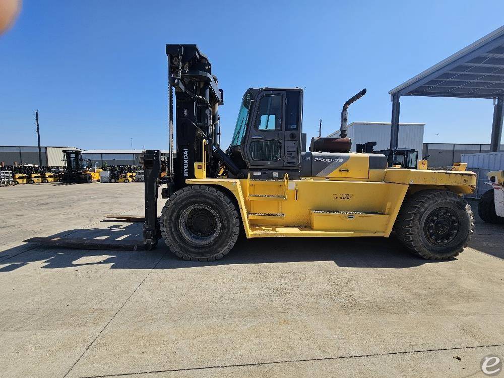 2013 Hyundai 250D-7E Diesel Forklif...