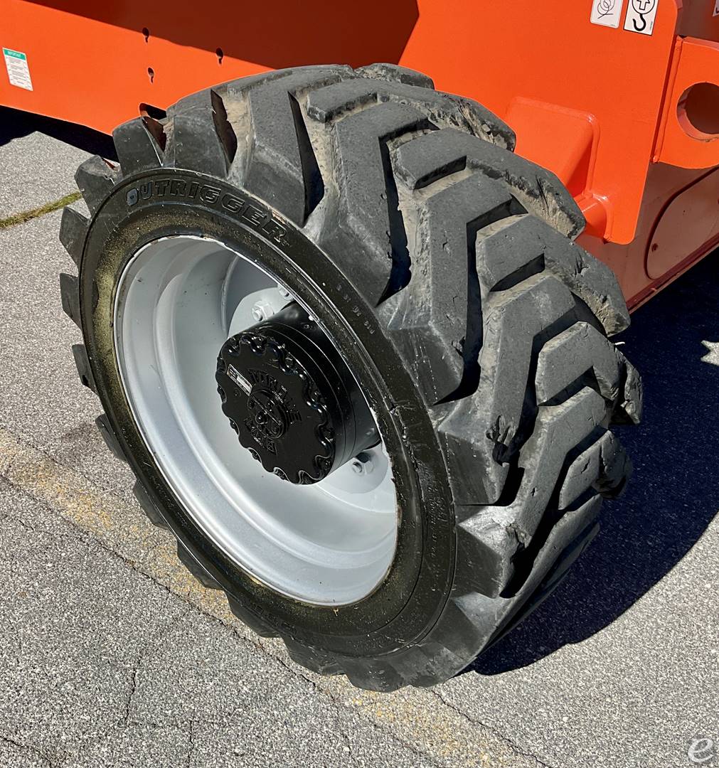 2016 JLG 800S