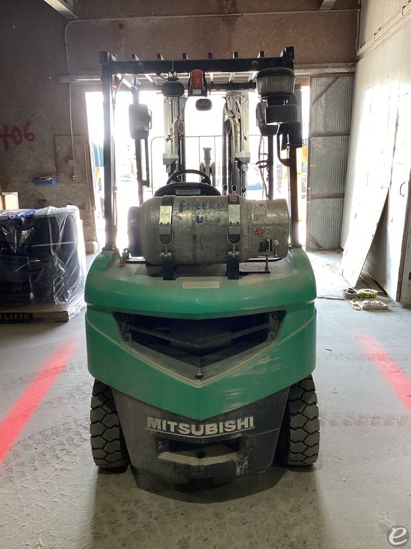 2022 Mitsubishi FG25N
