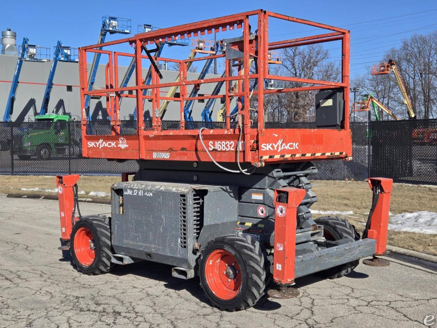 2016 Skyjack SJ6826RT Dual Fuel Scissor Lift - 123Forklift