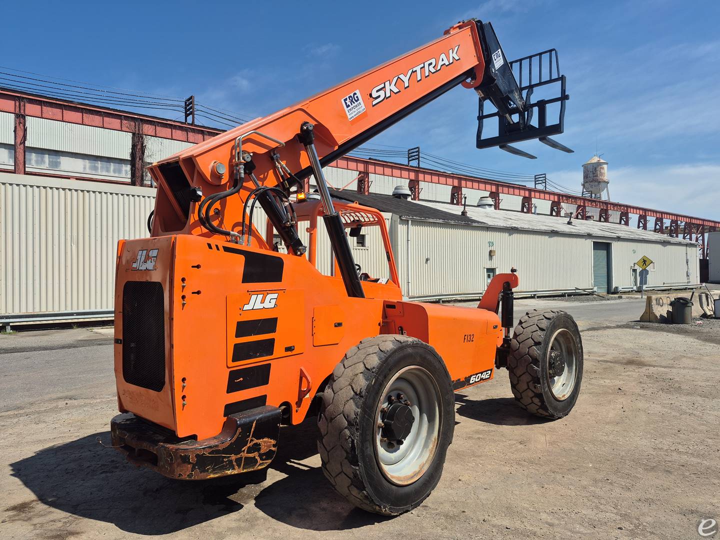 2017 JLG 6042