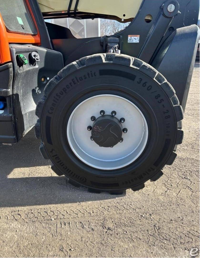 2022 JLG 1255