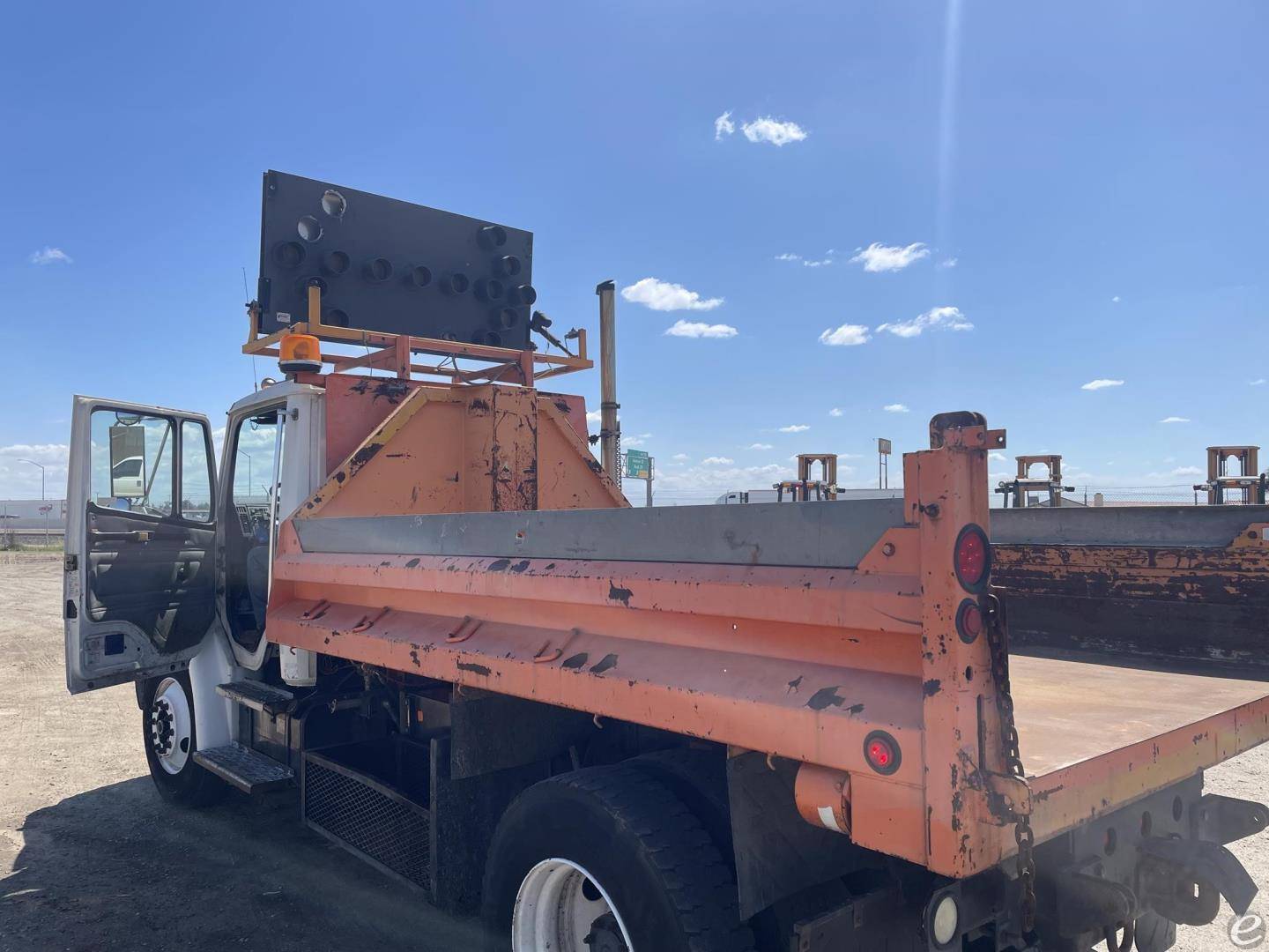 2001 Freightliner FL70