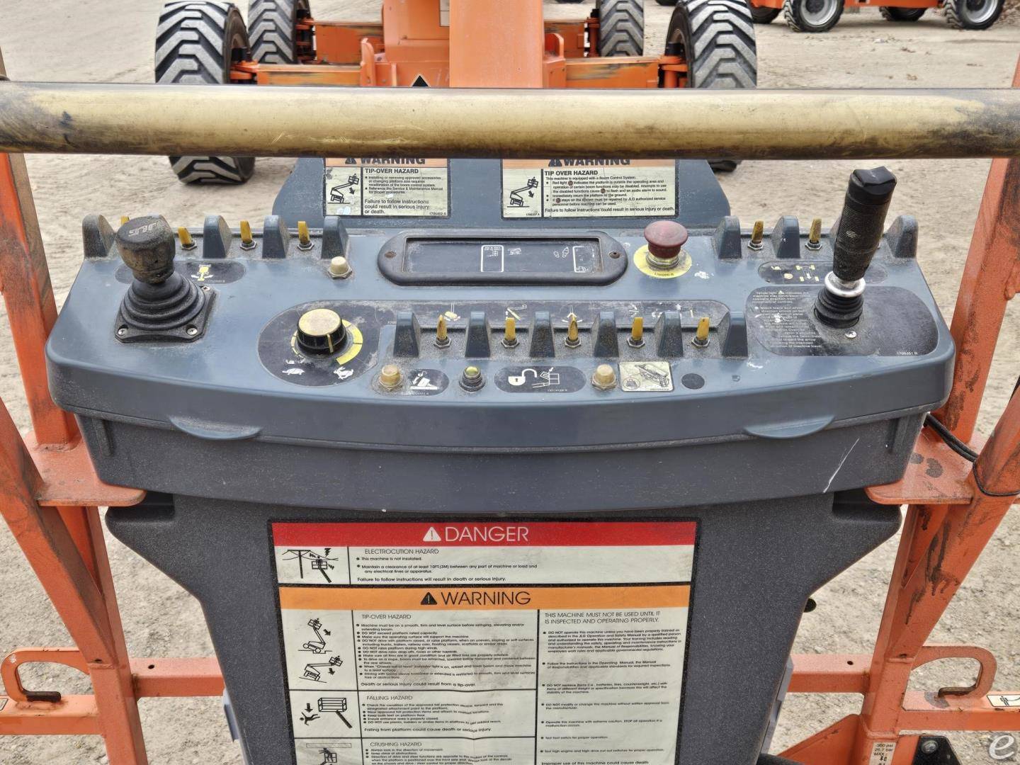 2005 JLG 1250AJP