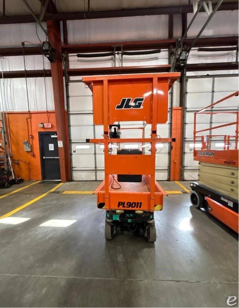 2021 JLG R1932i