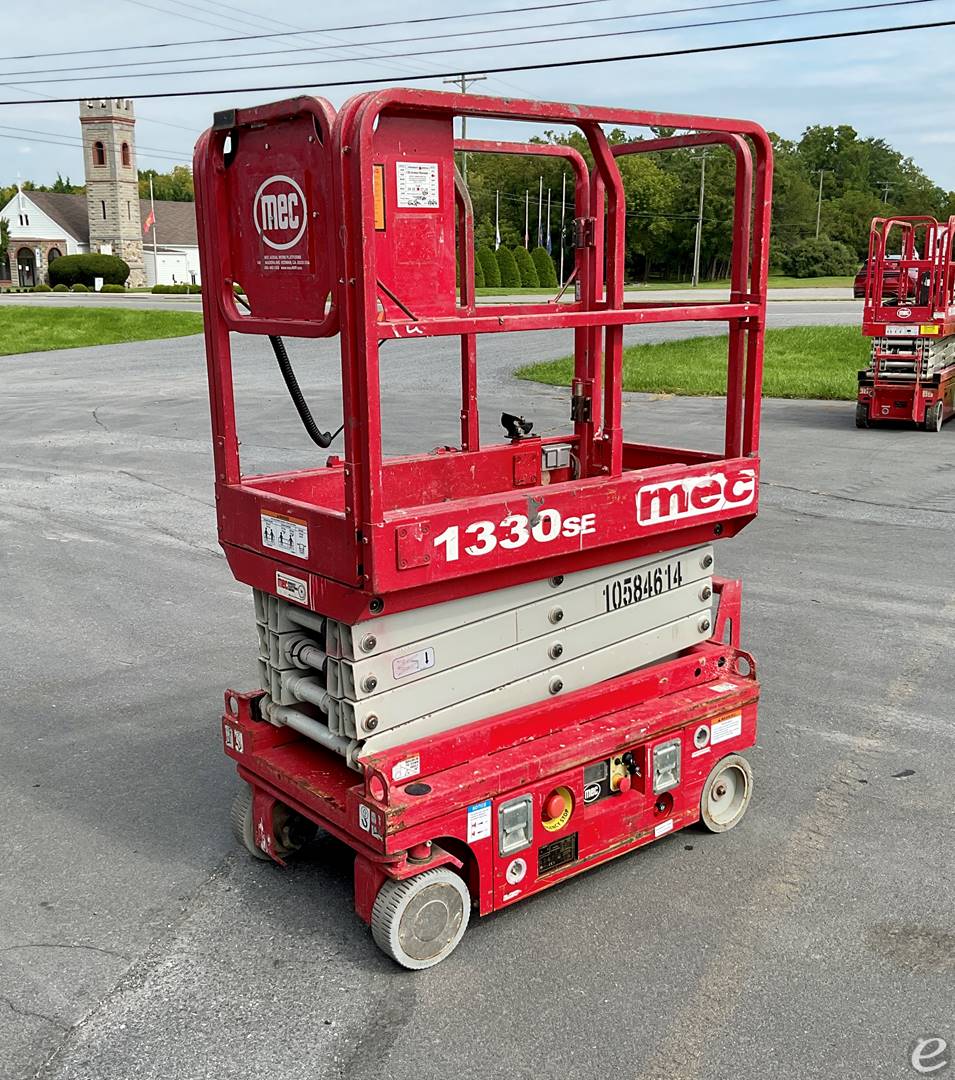 2017 JLG 1330SE
