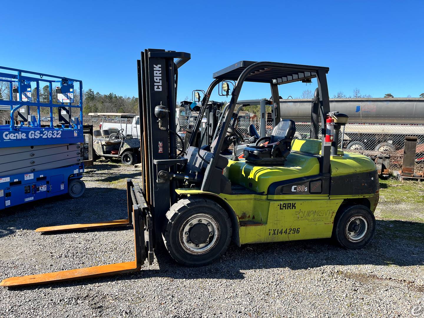 2015 Diesel Clark Pneumatic Tire 4 Wheel Sit Down | Eliftruck