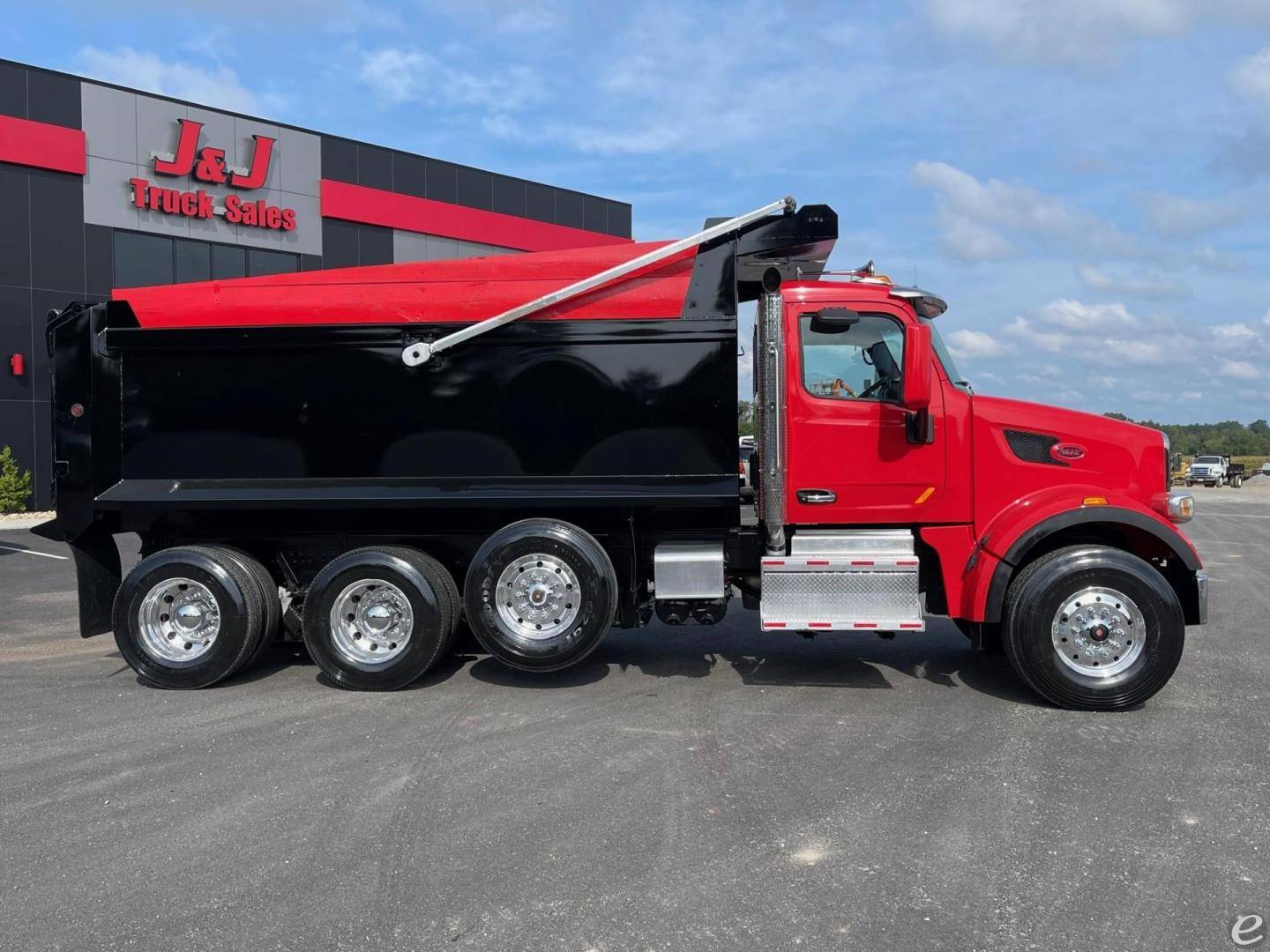 2021 Peterbilt 567
